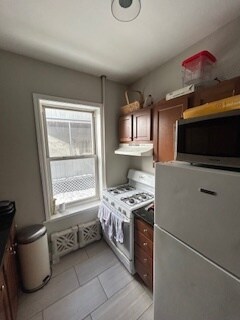 Foto del edificio - 8 Farrington Ave
