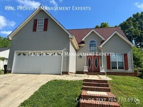 Building Photo - 7915 Vermilion Dr