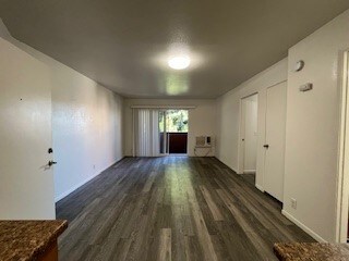 Foto principal - 4688 Huntington Dr S