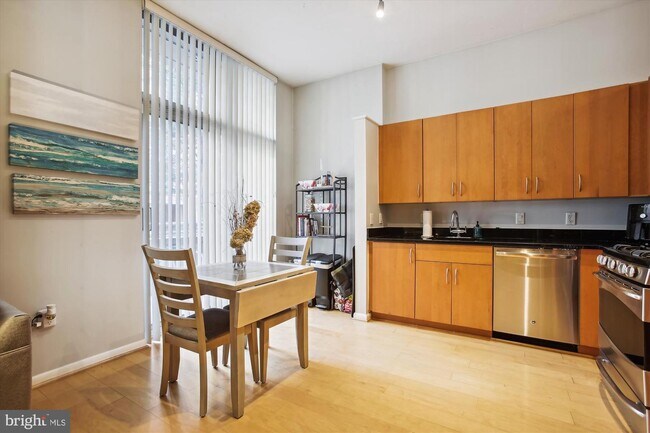 Foto del edificio - 811 4th St NW