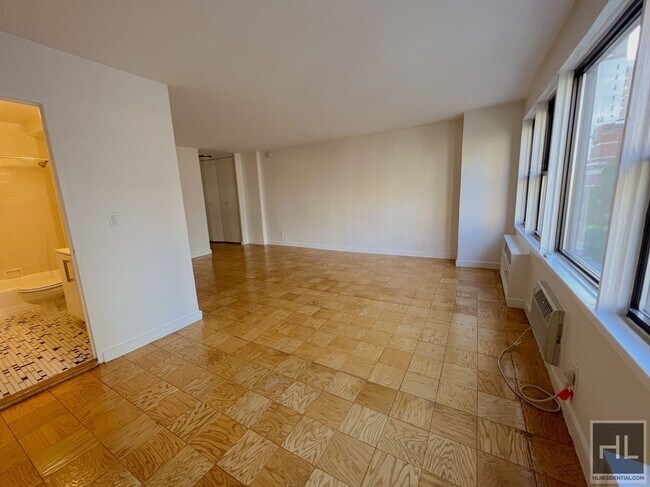 Foto del edificio - EAST 36 STREET