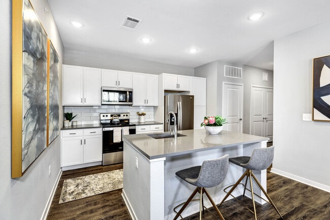 Building Photo - Farmhaus Apartments