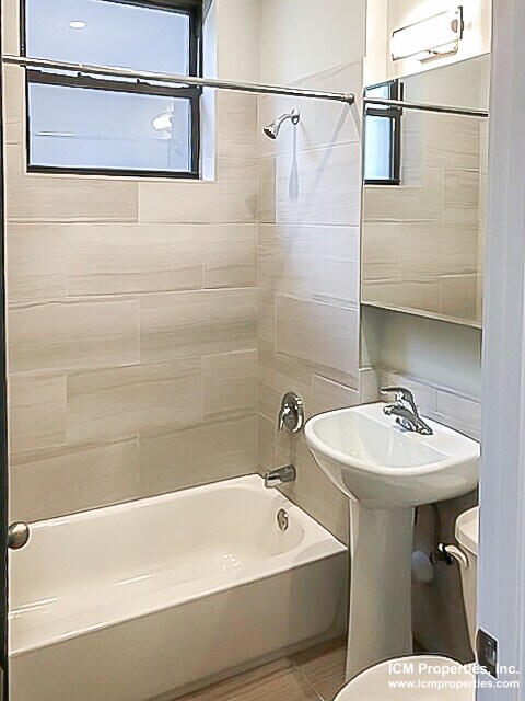 Foto del edificio - 2318 N Southport Ave