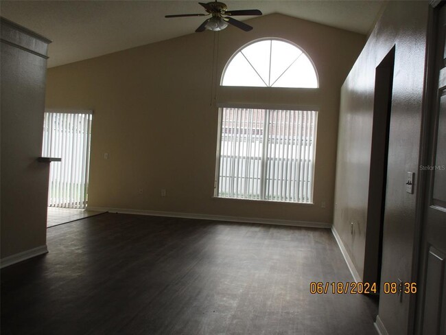 Building Photo - 2425 Morgan Point Blvd