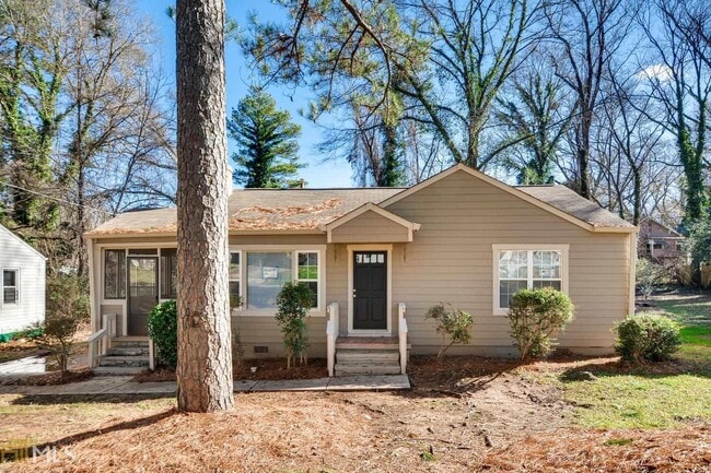Building Photo - 1126 Edgefield Dr SW