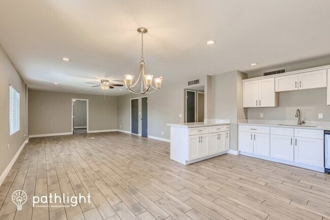 Building Photo - 3429 W Mandalay Lane, Phoenix, AZ, 85053
