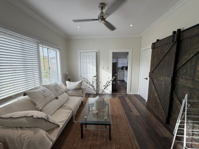 Foto del edificio - 5919 Lexington Ave