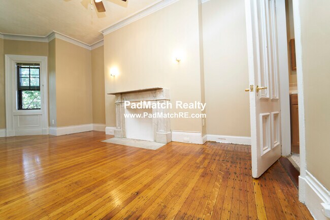 Building Photo - 217 Beacon St