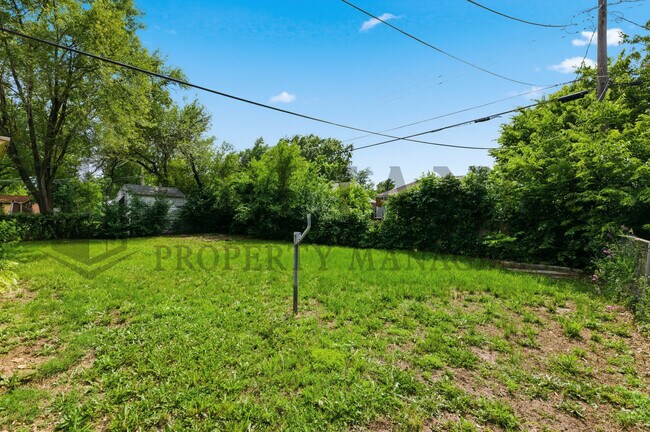Building Photo - 1607 N Terrace Dr