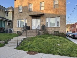 Building Photo - 500 Maplewood Ave