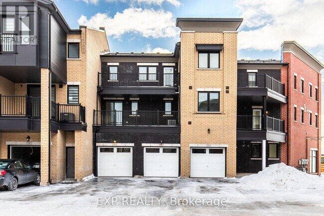 Building Photo - UNIT 2 - 3289 SIXTH LINE