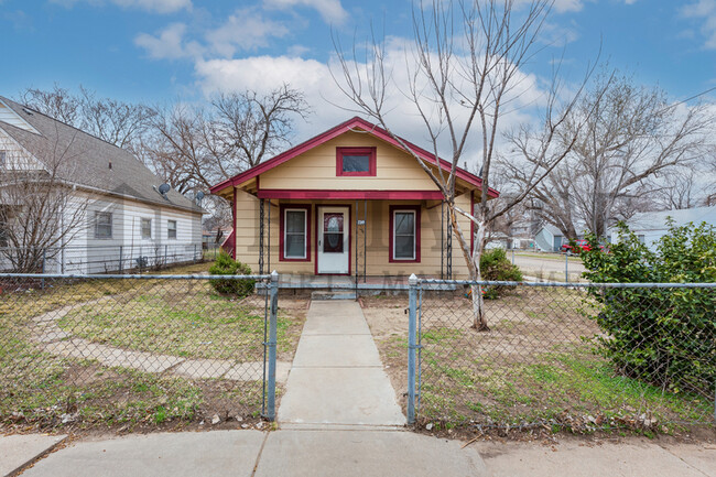 Building Photo - 2351 North Park Place