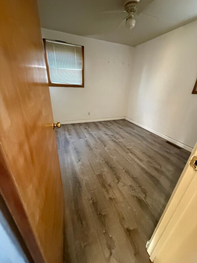 Foto del edificio - 7616 Howard Ave