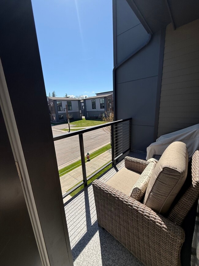 Balcony - 128A Hawthorne Ct