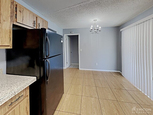 Building Photo - 152 Mante Dr