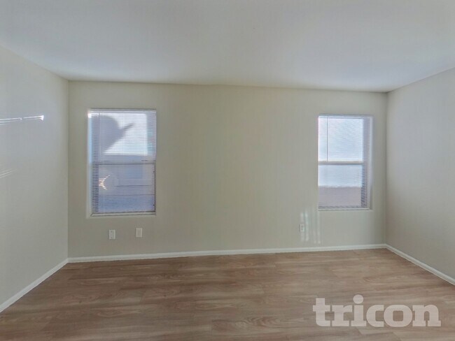 Foto del edificio - 40399 W Thornberry Ln