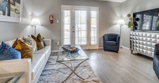 Foto del edificio - Mateo Apartment Homes