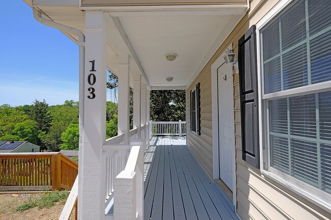 Foto del edificio - Charming Move-in Ready Downtown Home With Updates