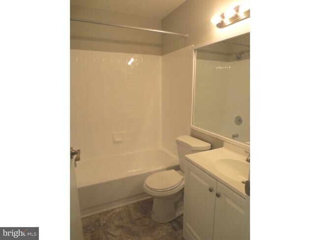 Building Photo - 414 Paddock Ct