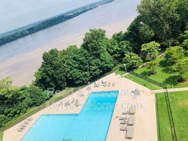 Foto del edificio - 655 Riverside Dr