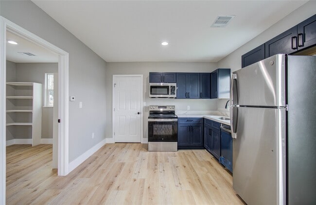 Building Photo - 114 S Iowa St