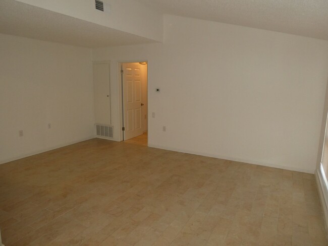 Foto del edificio - 2 Bedroom Home in Friendly Valley in 55+ C...