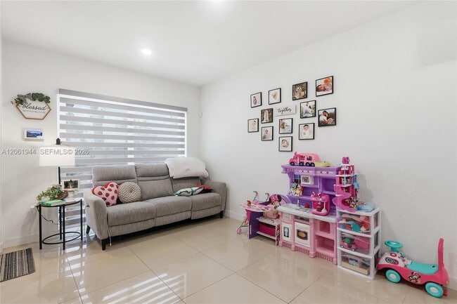 Building Photo - 25847 SW 145th Ave