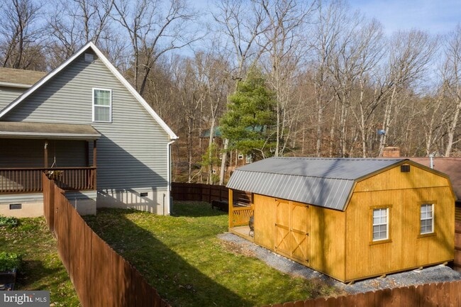 Building Photo - 671 Willow Ln