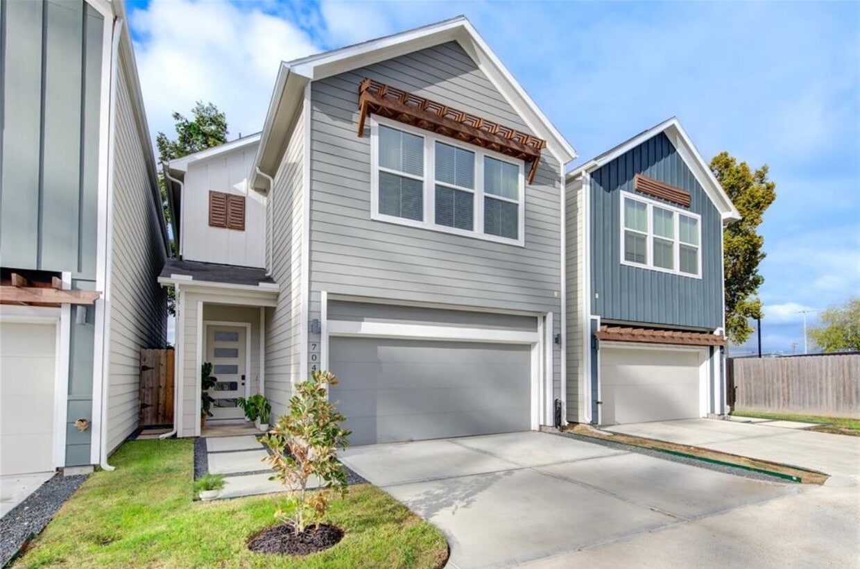 Foto principal - 704 Pinemont Dr