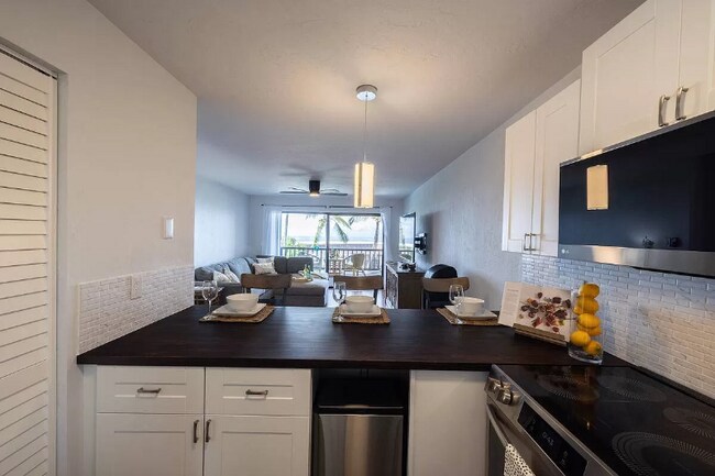 Building Photo - 77-305-305 Kalani Way