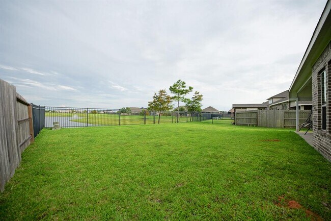 Foto del edificio - 9326 Hartford Valley Trail
