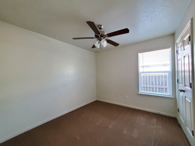 Foto del edificio - 1204 Cinch Dr