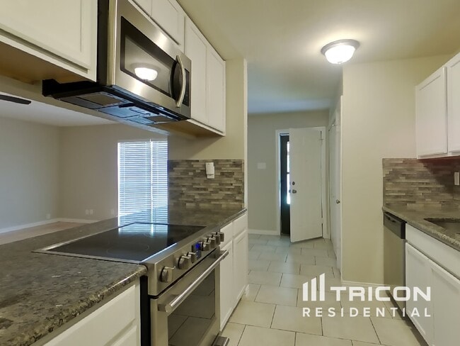 Foto del edificio - 7232 Harwick Ln