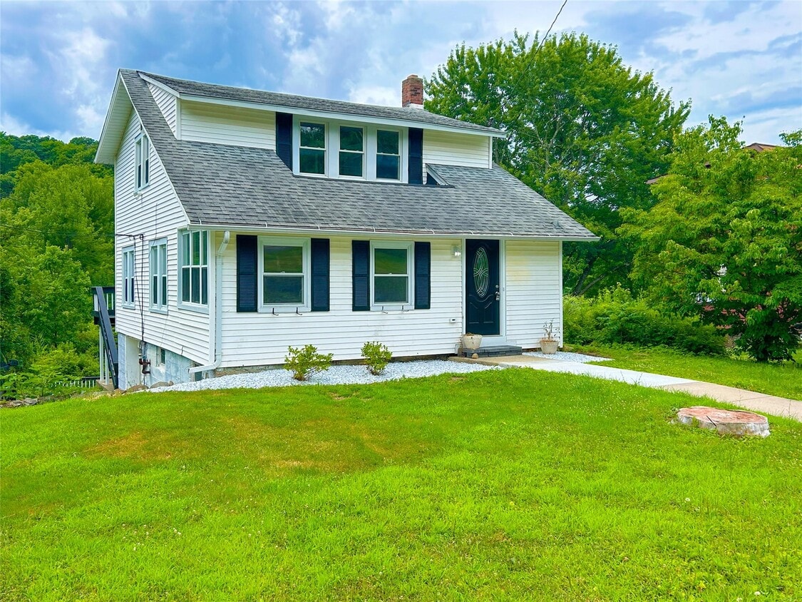 Primary Photo - 121 North Rd
