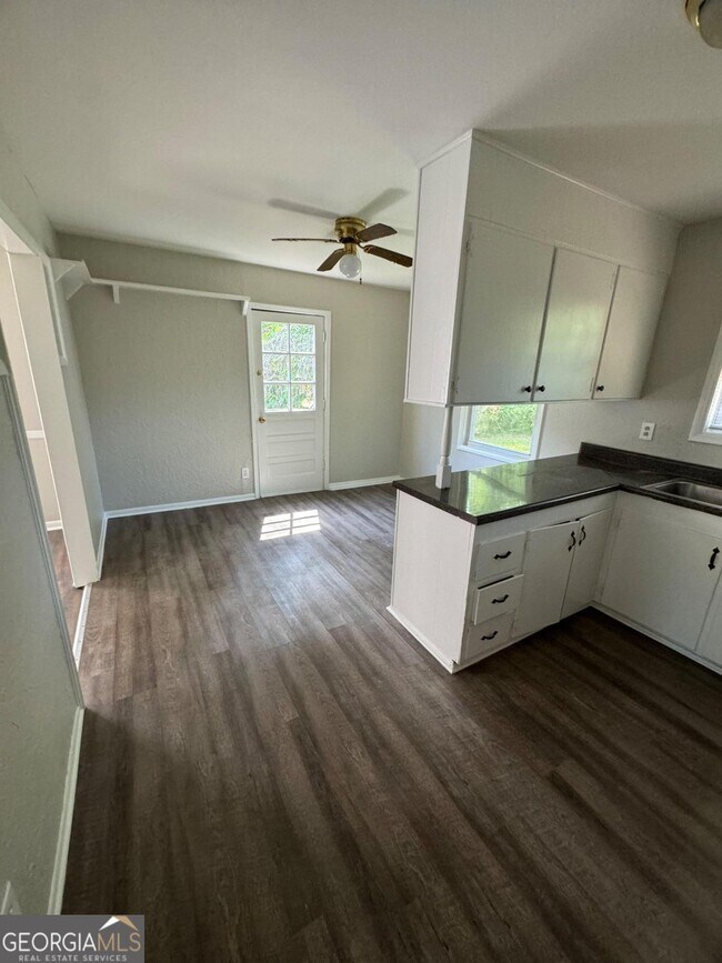 Building Photo - 464 Voyles Dr