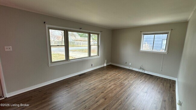 Foto del edificio - 3122 Commander Dr