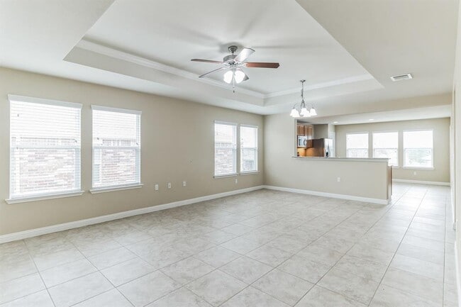Building Photo - 303 Kings Creek Rd