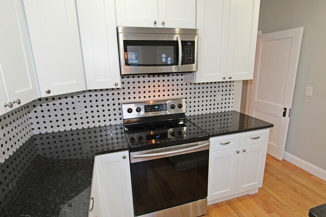 Building Photo - 23 Ossipee Rd