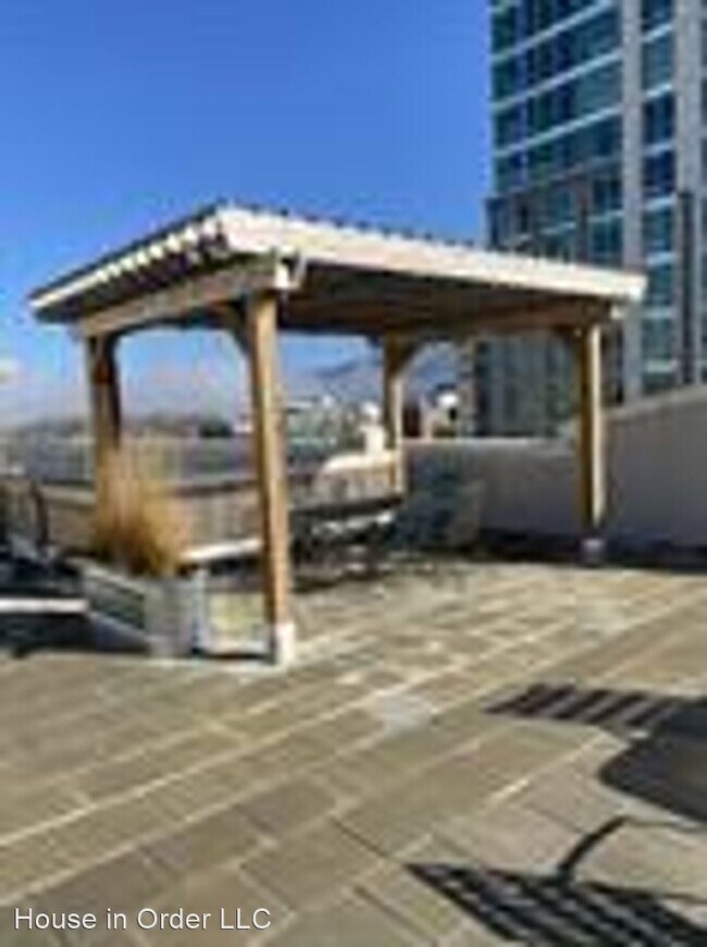 Building Photo - 1 br, 1 bath House - 59 College Street Uni...
