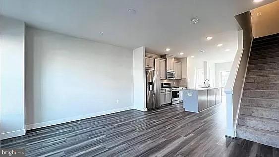 Building Photo - 1207 Vermeer Ave