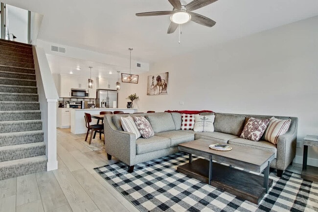 Building Photo - 111 Broken Pine Ln