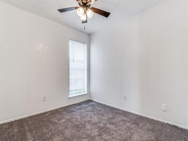 Foto del edificio - 514 Meadow Ln