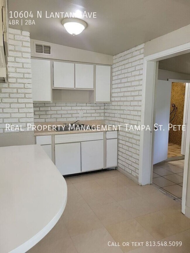 Building Photo - 10604 N Lantana Ave