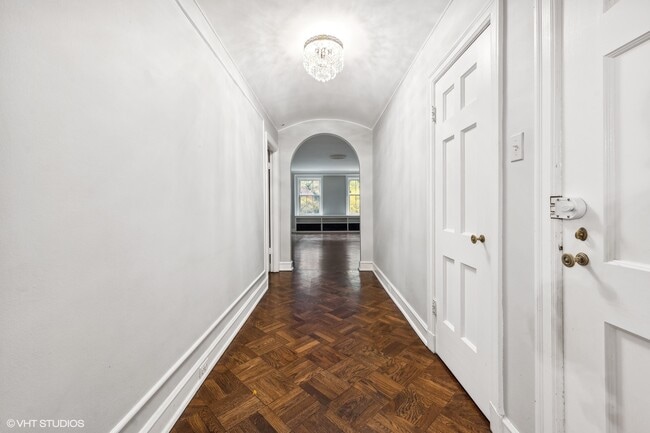 Building Photo - 73 E Elm St