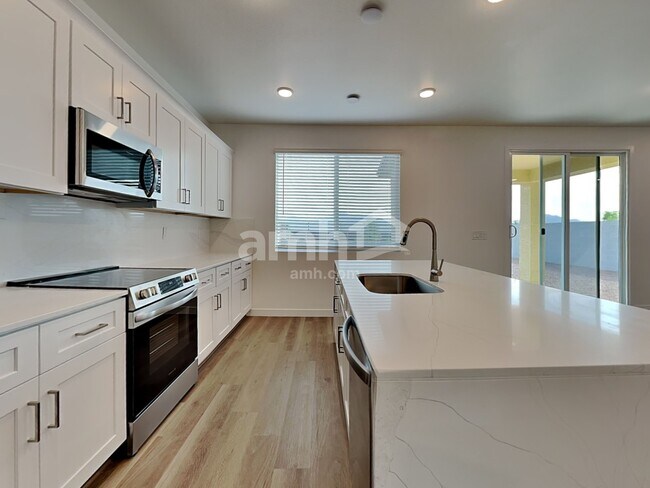 Foto del edificio - 9829 W Parkway Dr