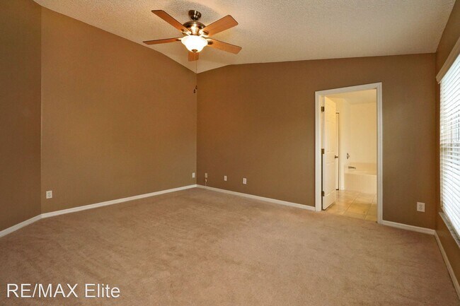 Foto del edificio - 3 br, 2 bath House - 2060 Tiburon Ln