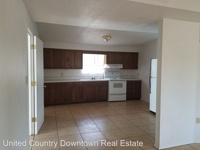 Building Photo - 2 br, 2 bath House - 1401 Suncrest Drive