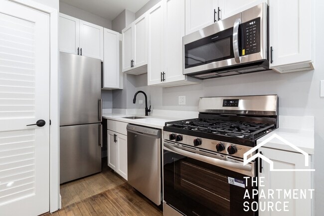 Foto del edificio - 3842 N Wilton Ave