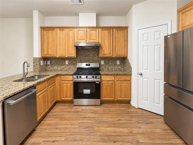 Building Photo - 1503 Cove Creek Cir