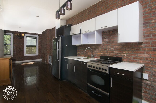 Foto del edificio - 726 Franklin Ave